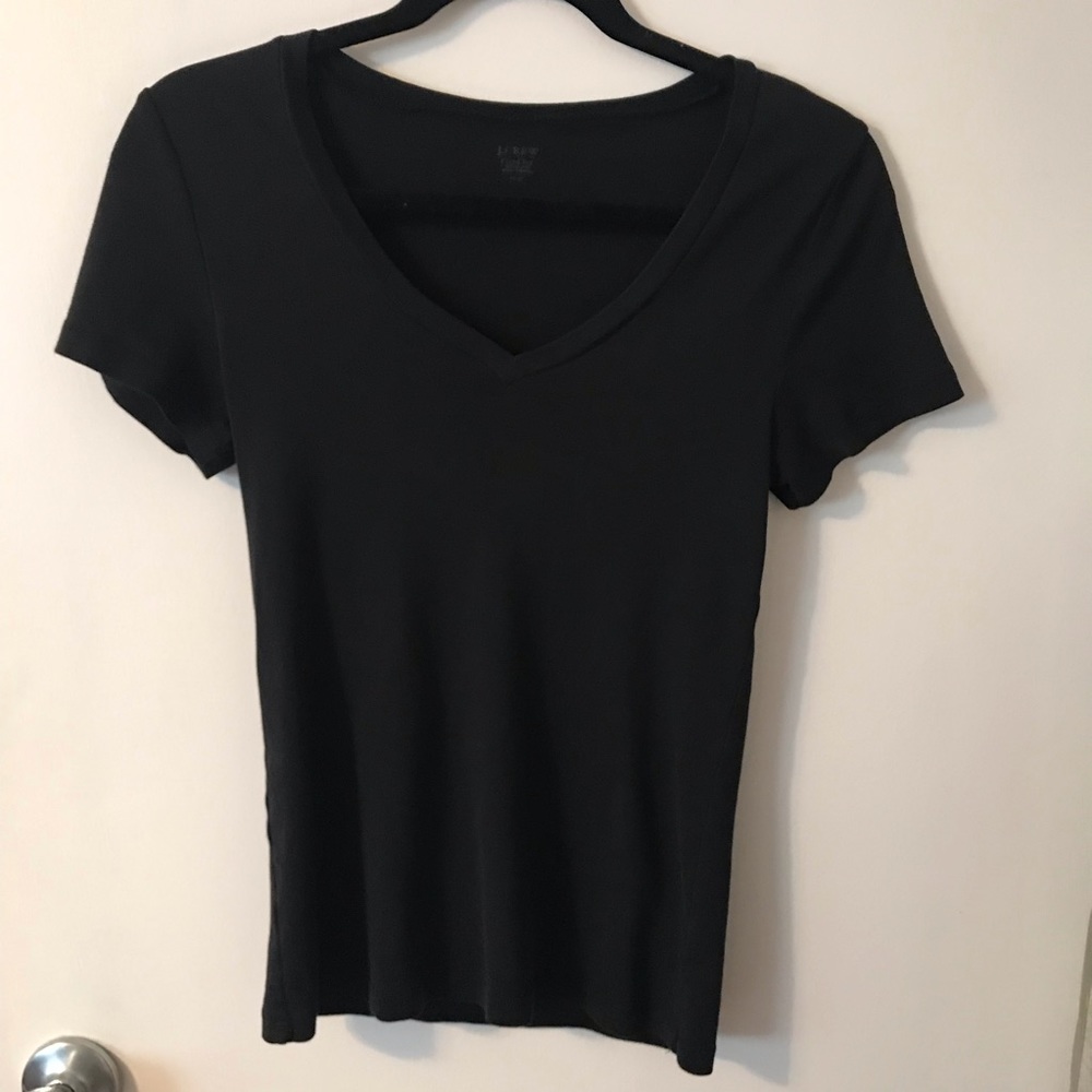 J.Crew black ‘Fitted Tee’🖤